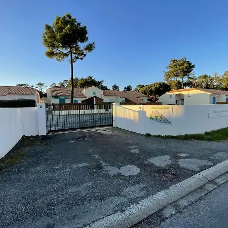 Charmante Maison 3 Pieces Avec Piscines Chauffees, Terrasse Et Jardin, A 300m De La Des Demoiselles - Fr-1-224c-266 *