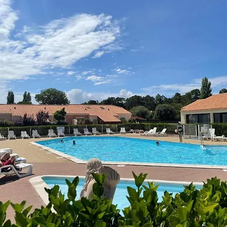 Charmante Maison 3 Pieces Avec Piscines Chauffees, Terrasse Et Jardin, A 300m De La Des Demoiselles - Fr-1-224c-266 * Saint-Jean-de-Monts